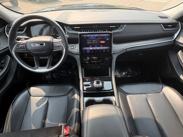 Used 2023 Jeep Grand Cherokee Limited AWD/4WD image 10