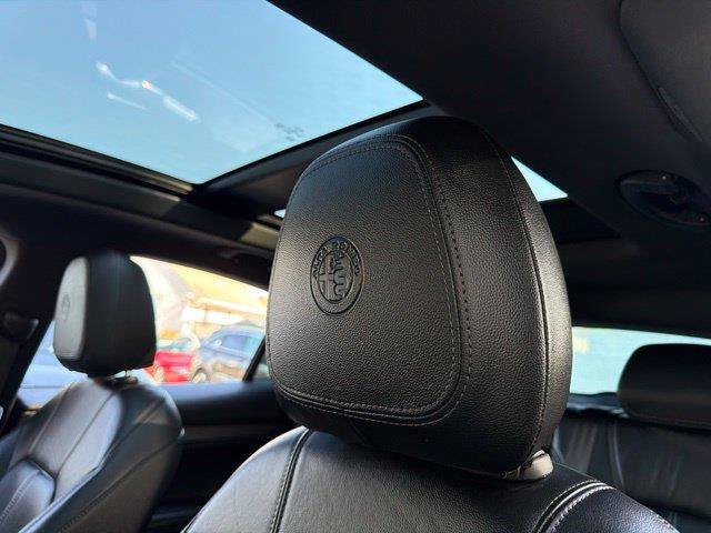 Used 2023 Alfa Romeo Stelvio Ti AWD/4WD image 31