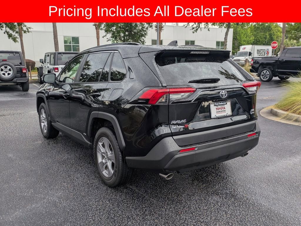 Used 2025 Toyota RAV4 XLE AWD/4WD image 7