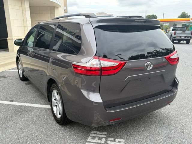 Used 2017 Toyota Sienna LE FWD image 5