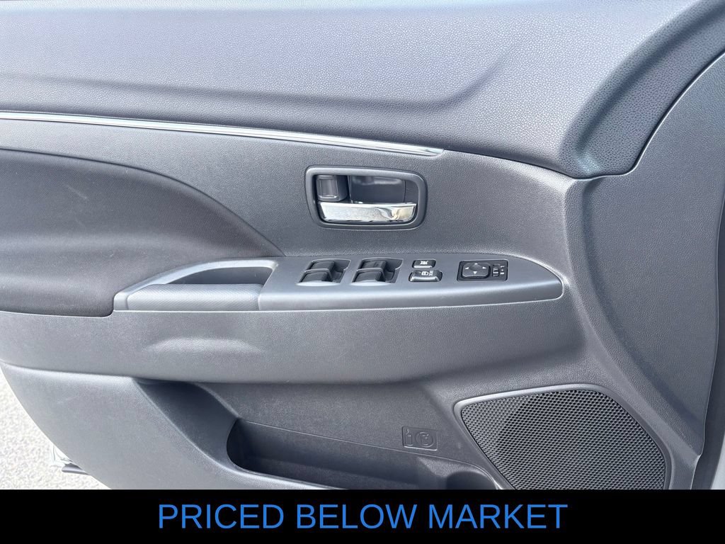 Used 2025 Mitsubishi Outlander Sport LE AWD/4WD image 12