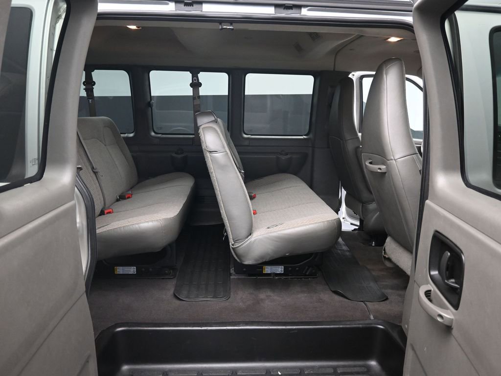 Used 2019 Chevrolet Express 3500 LS image 10