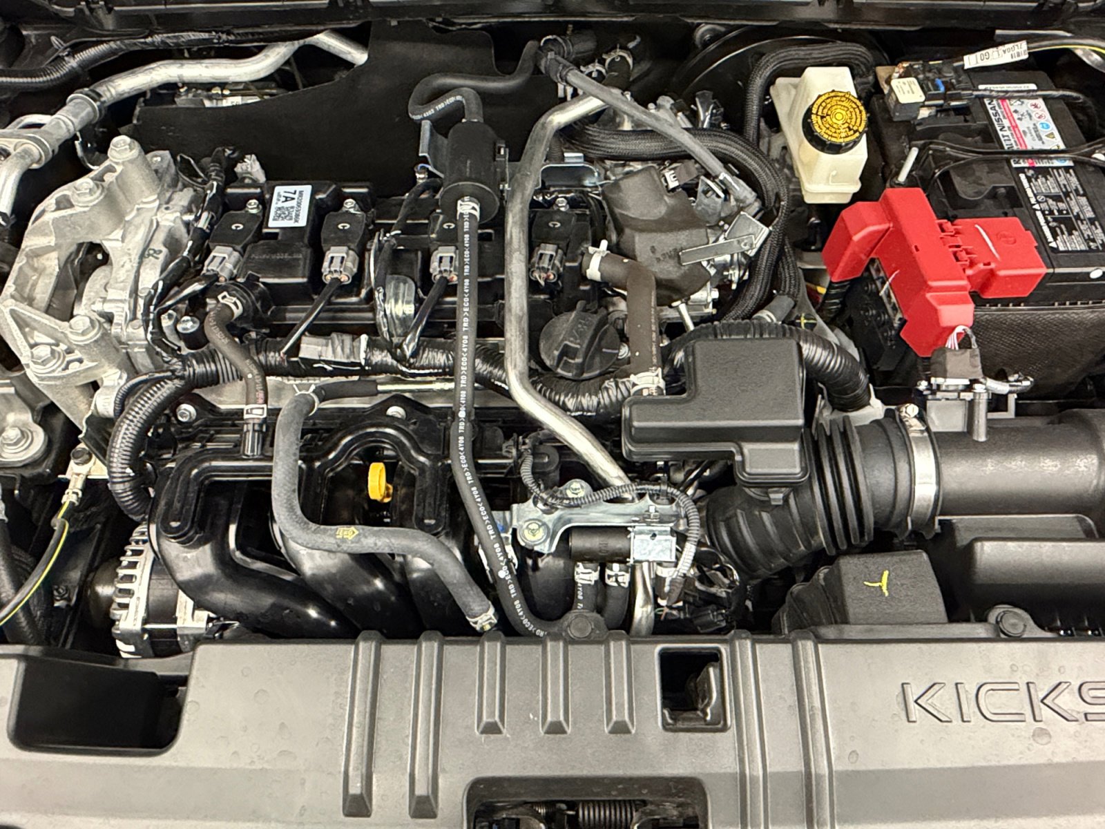 Used 2025 Nissan Kicks SR image 28