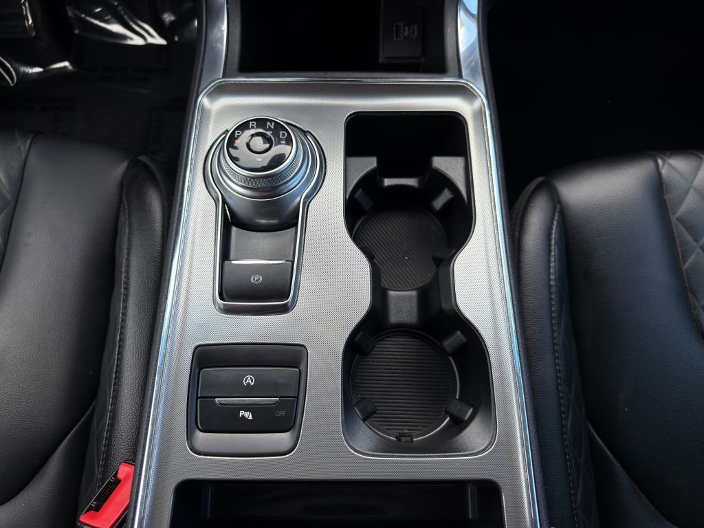 Used 2024 Ford Edge Titanium image 19
