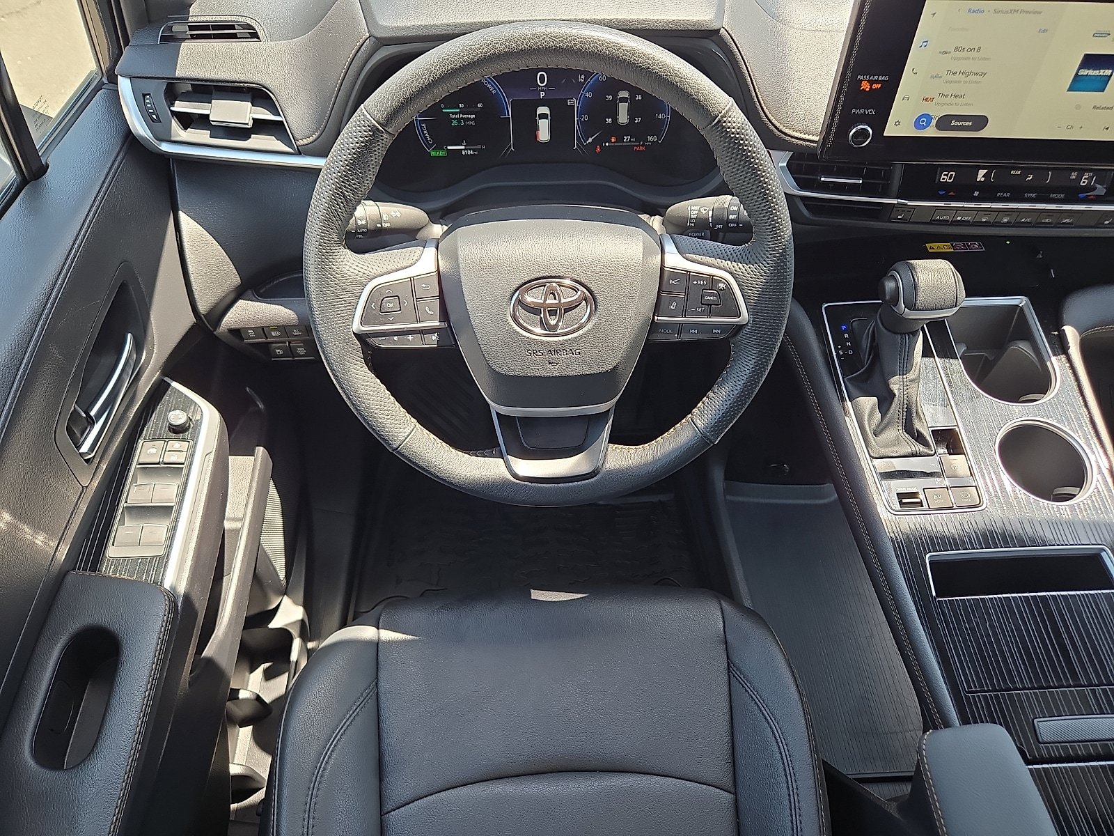 Used 2025 Toyota Sienna XLE Woodland Edition AWD/4WD image 11