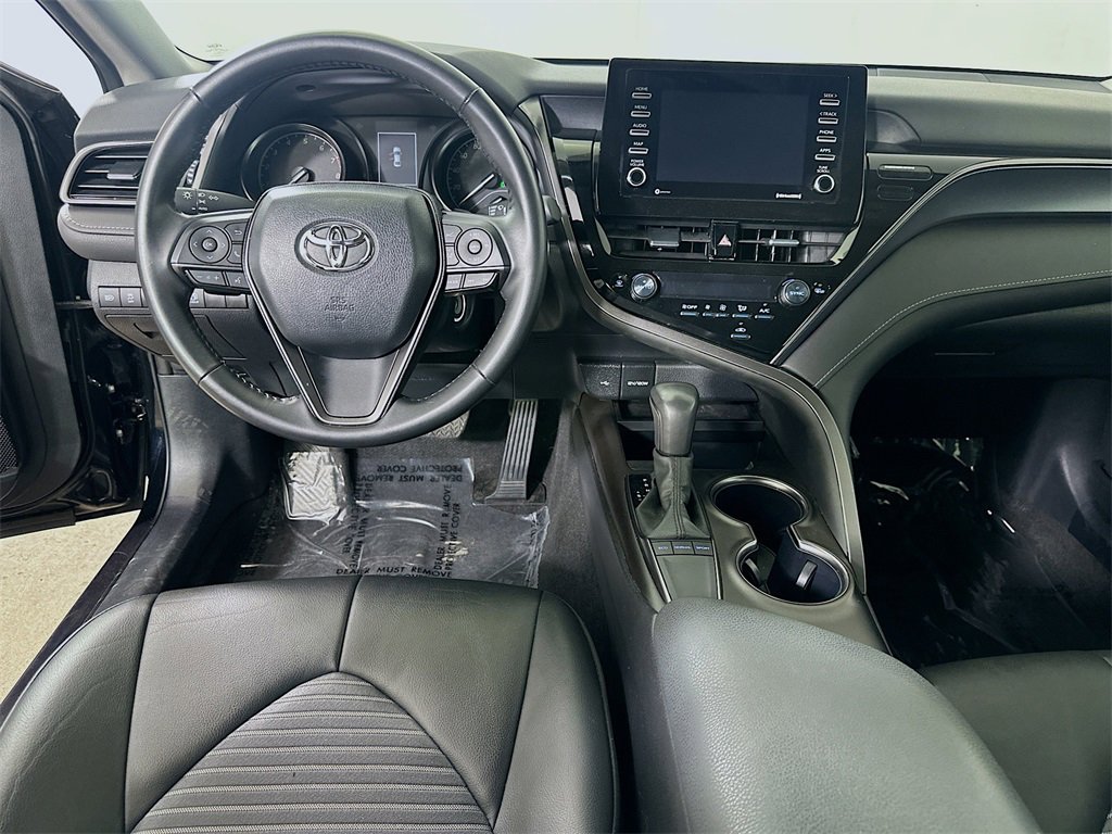 Used 2024 Toyota Camry SE image 17