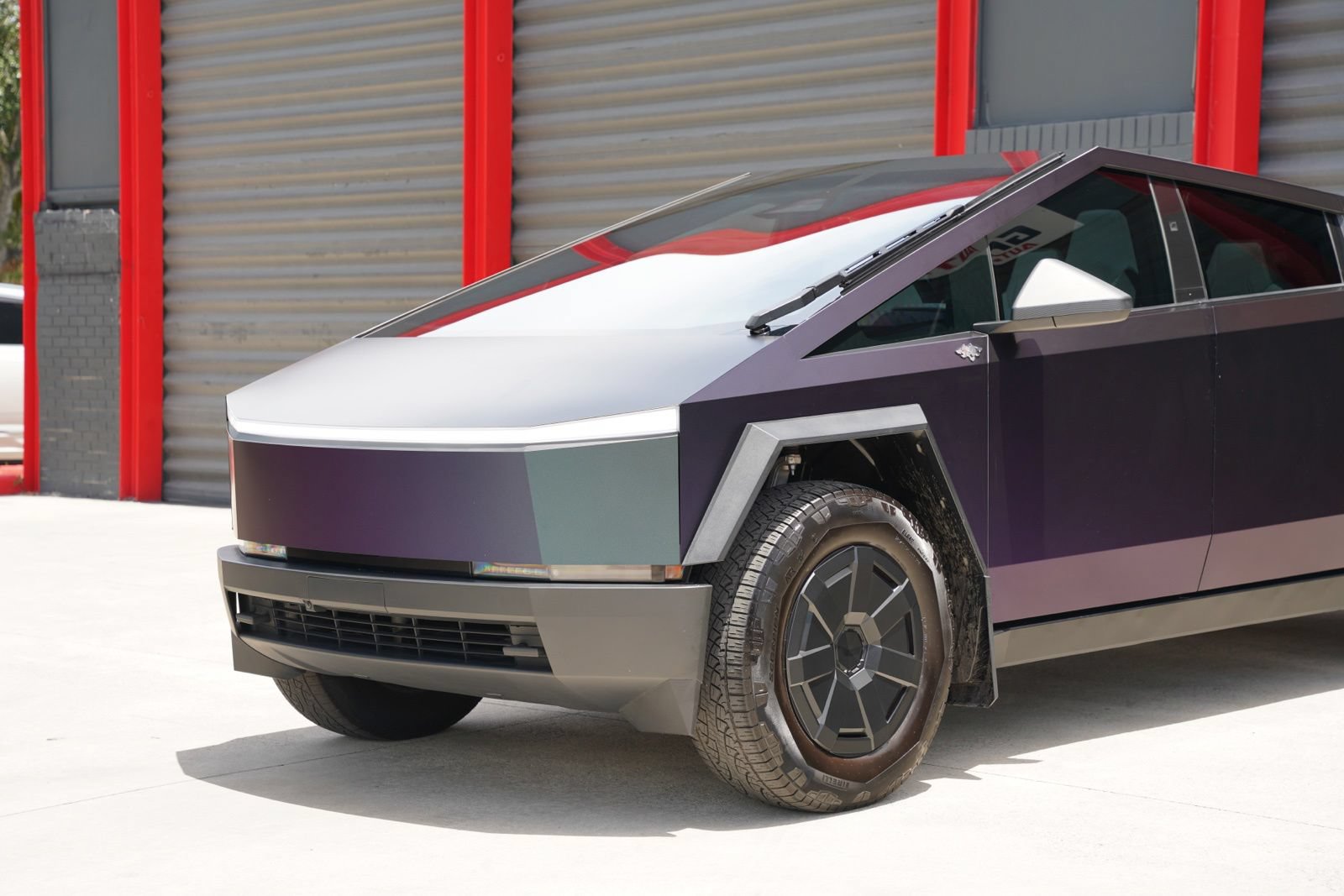 Used 2024 Tesla Cybertruck AWD Crew Cab image 2