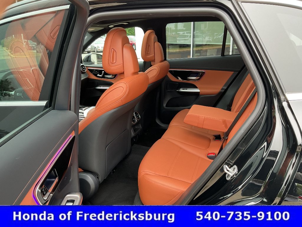 Used 2025 Mercedes-Benz GLC 300 4MATIC image 26