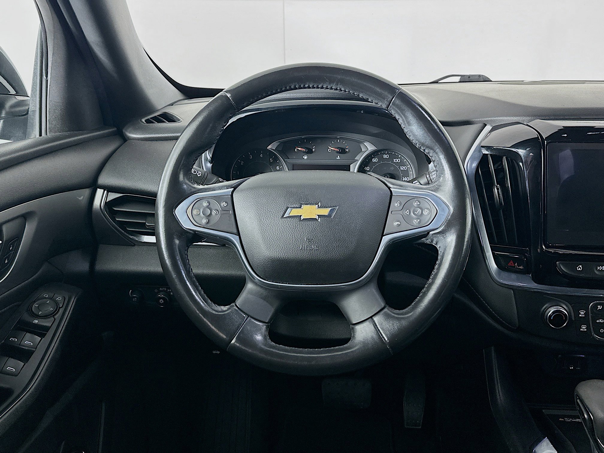 Used 2022 Chevrolet Traverse LT image 18