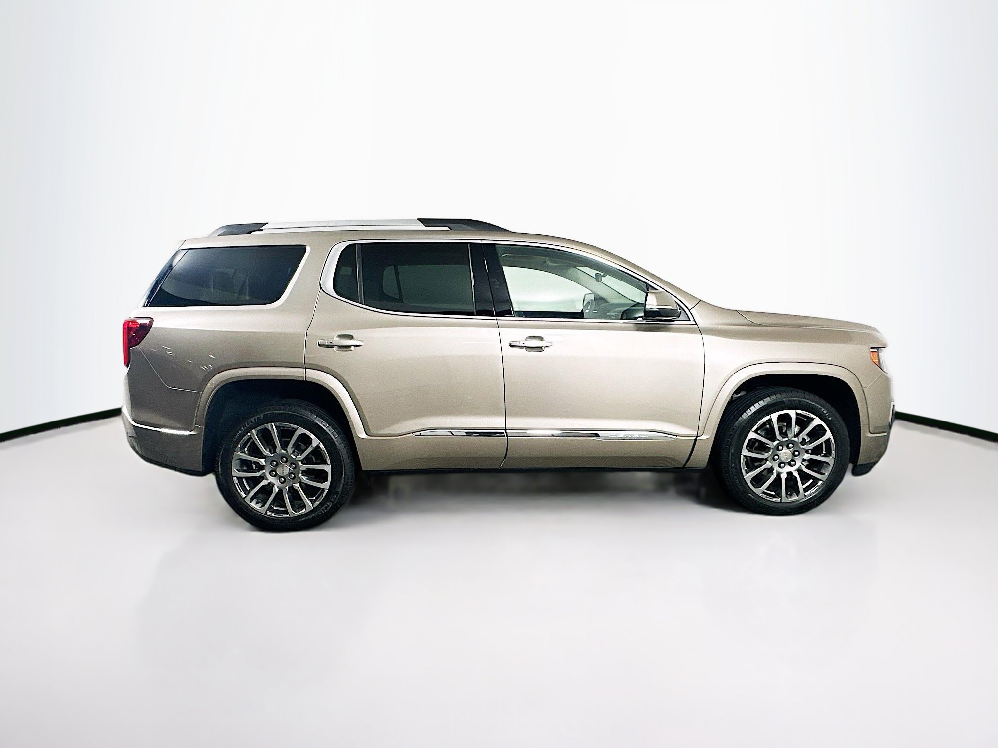 Used 2023 GMC Acadia Denali w/ Denali Ultimate Package FWD image 10