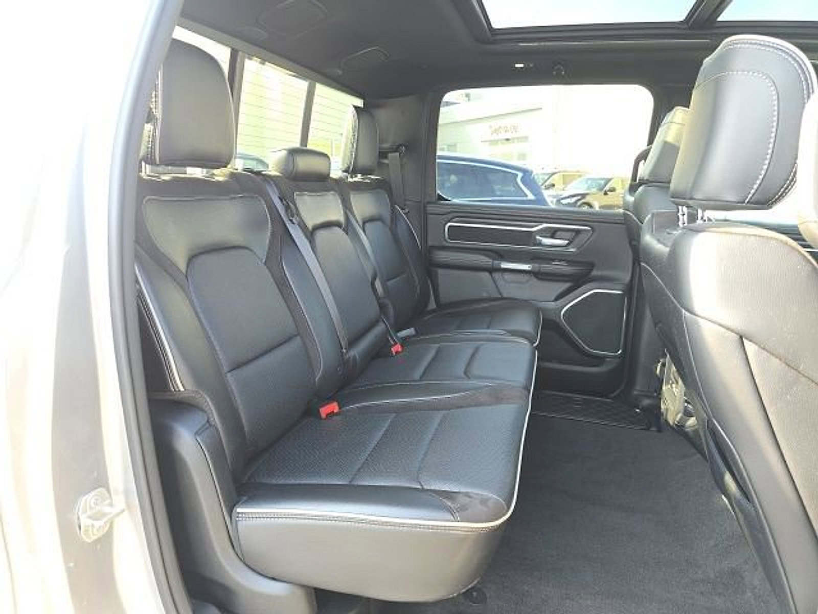 Used 2024 RAM 1500 Laramie image 17