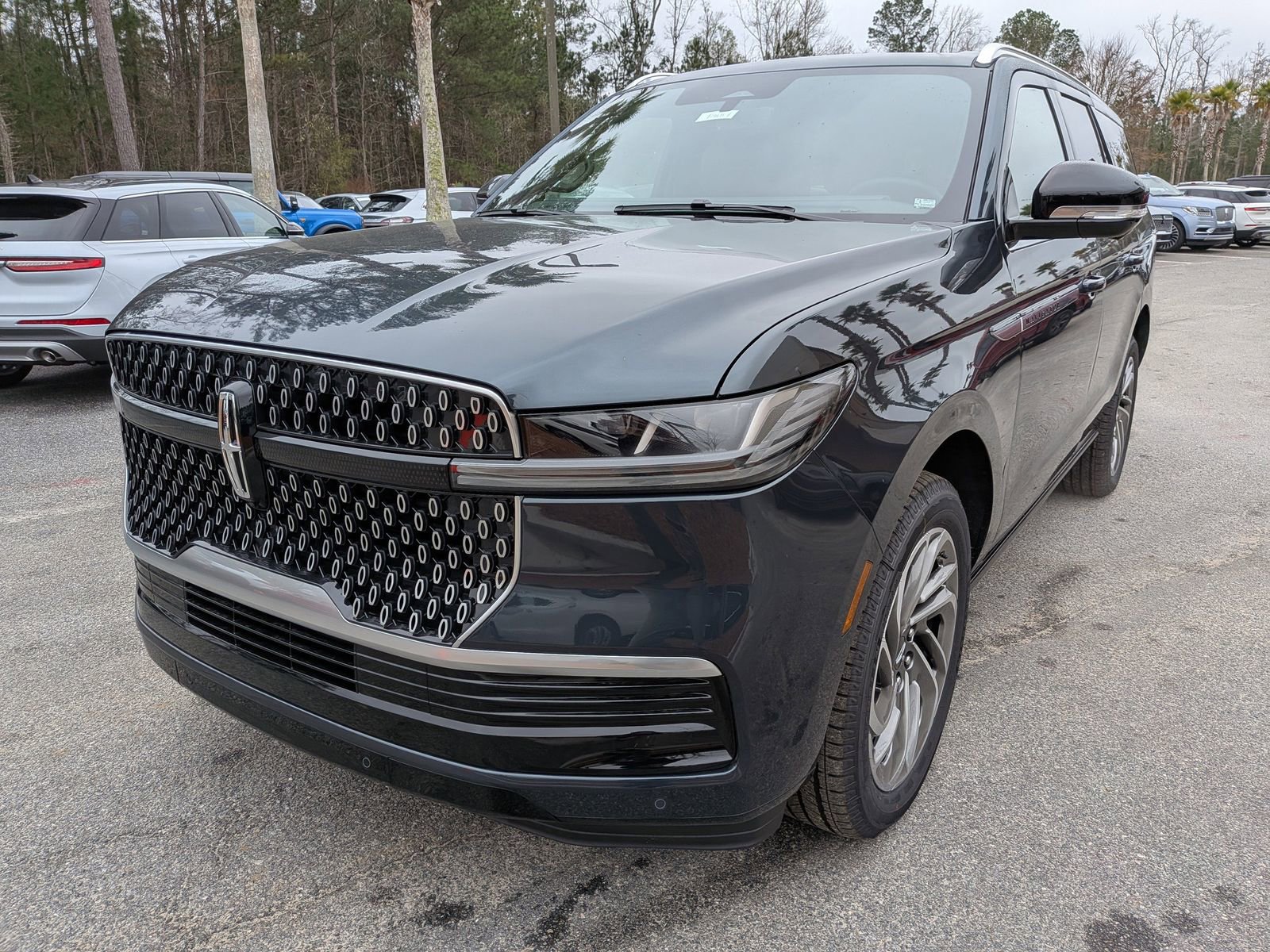 New 2025 Lincoln Navigator Reserve image 9