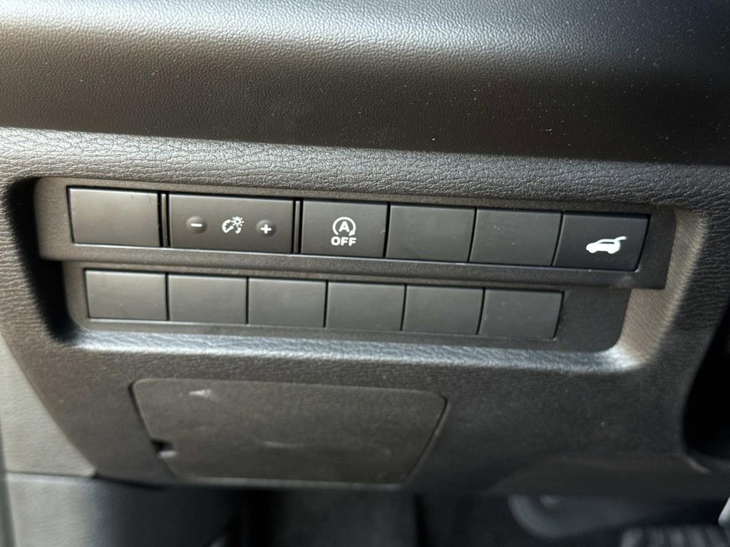 New 2026 Mitsubishi Outlander SE image 40