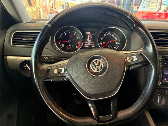 Used 2017 Volkswagen Jetta SE image 15