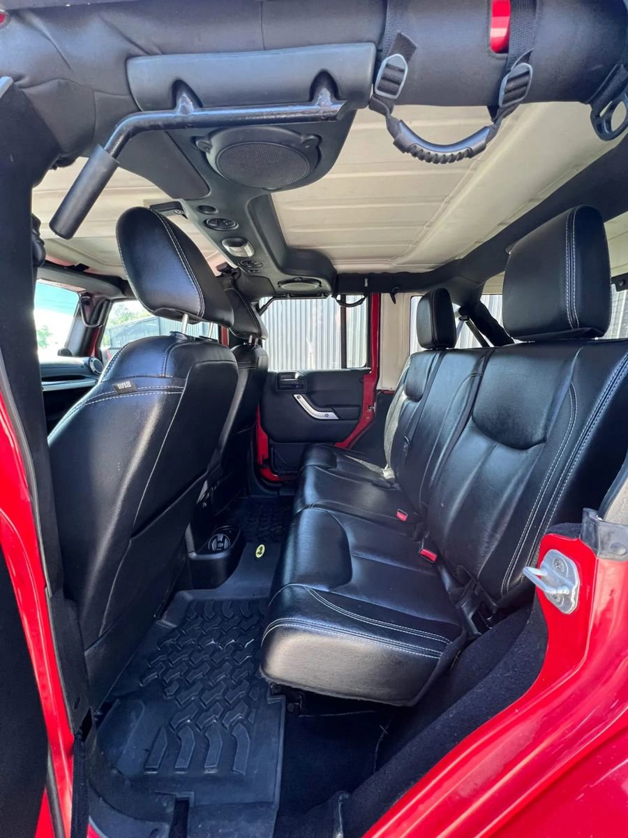 Used 2013 Jeep Wrangler Unlimited Sahara w/ Dual Top Group AWD/4WD image 10