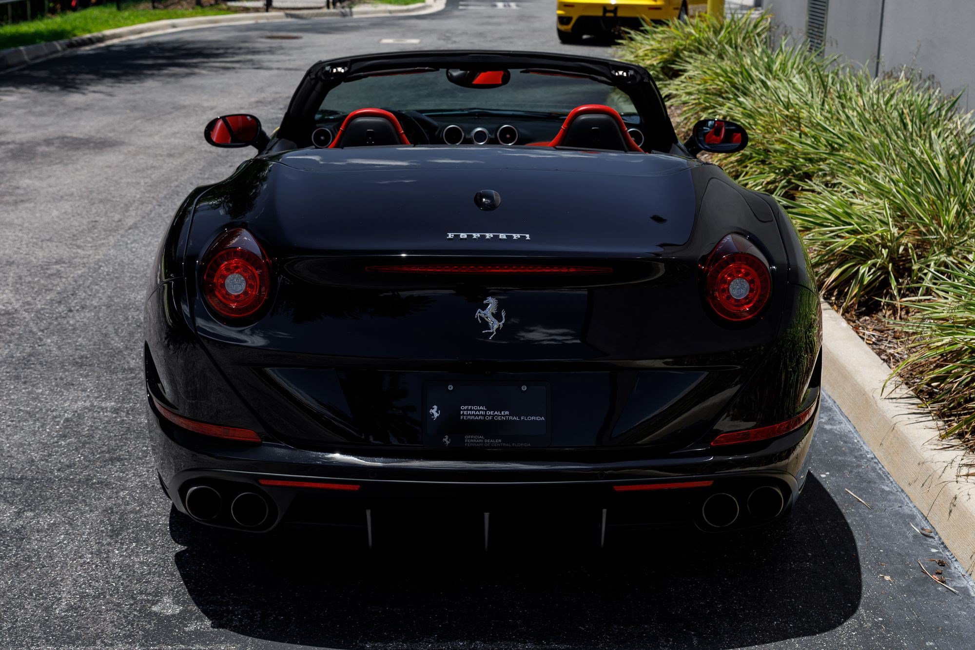 Used 2017 Ferrari California T RWD image 42