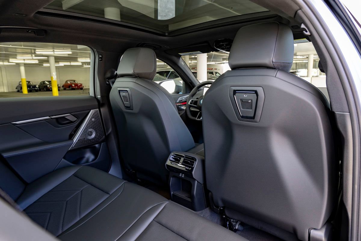 New 2026 BMW 550e xDrive AWD/4WD image 29