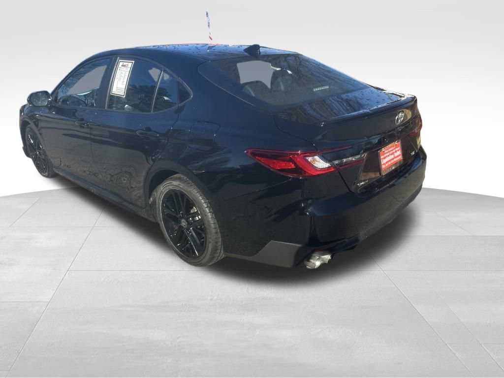 Used 2025 Toyota Camry SE image 17