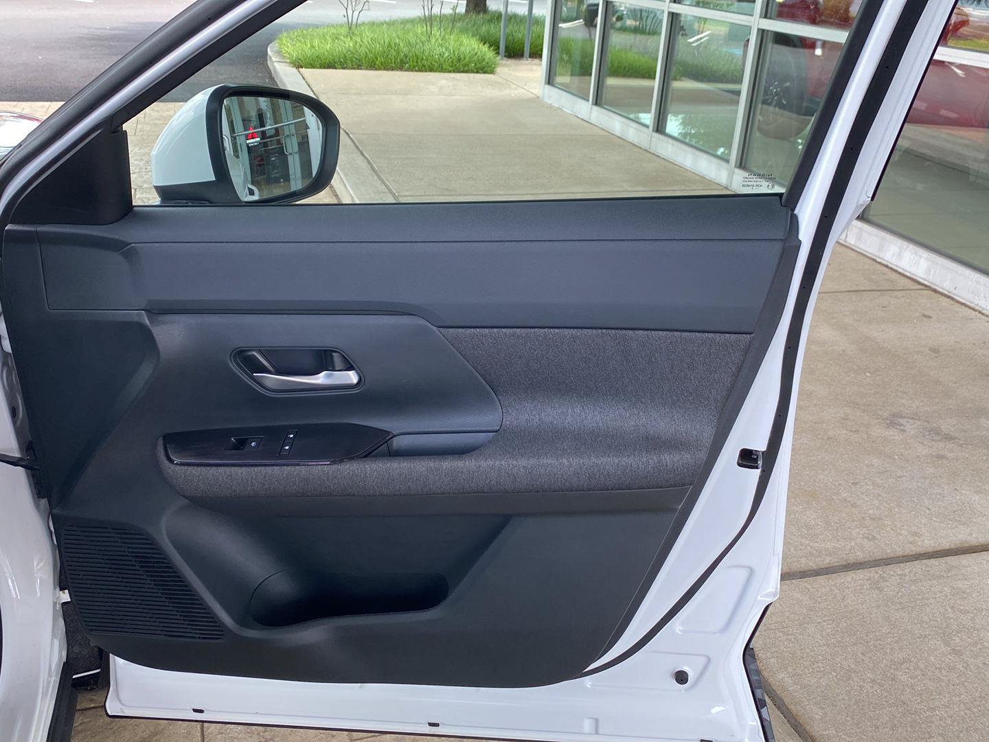 Certified 2025 Nissan Kicks SV AWD/4WD image 22