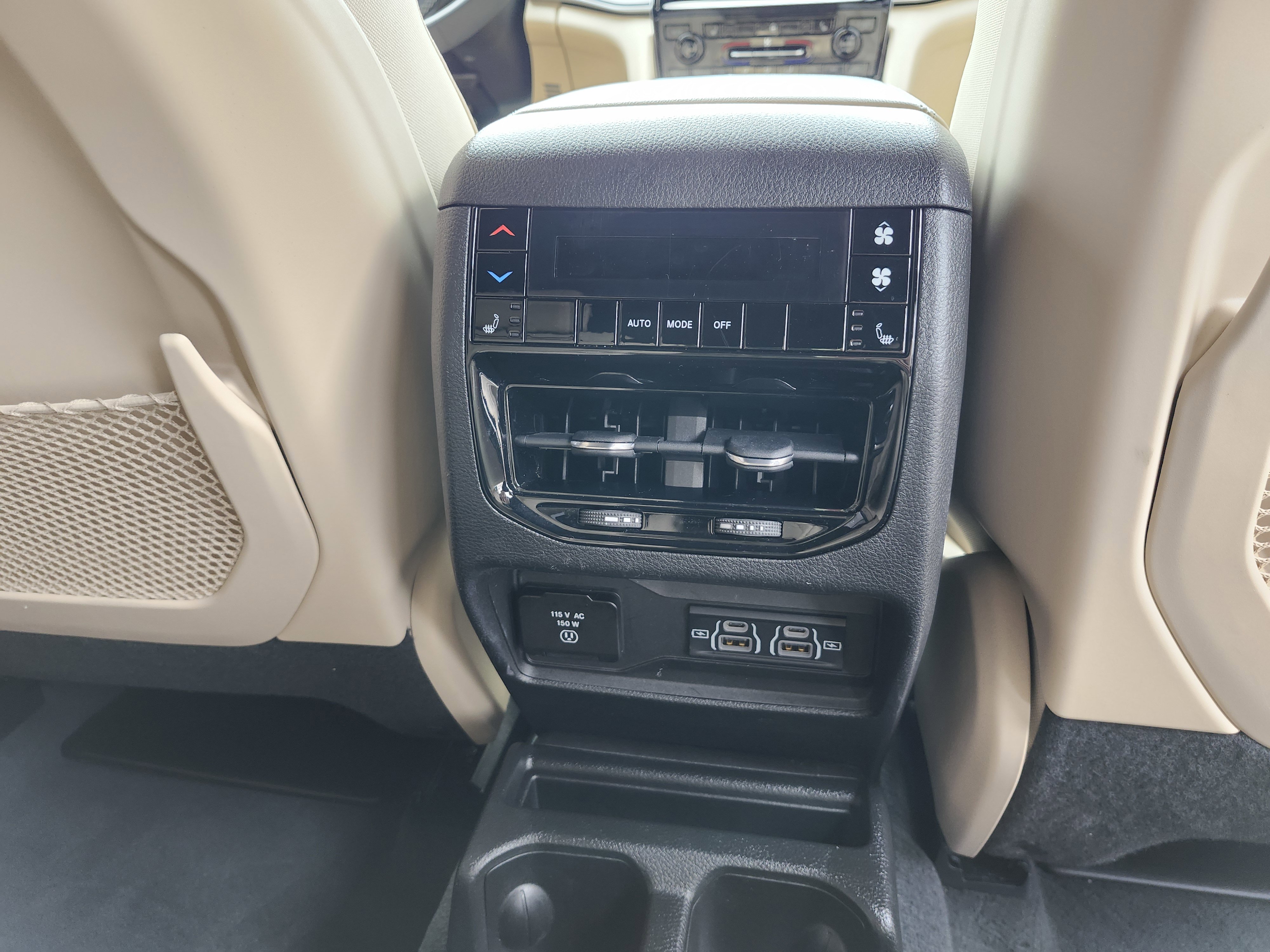 Used 2023 Jeep Grand Cherokee L Limited image 24