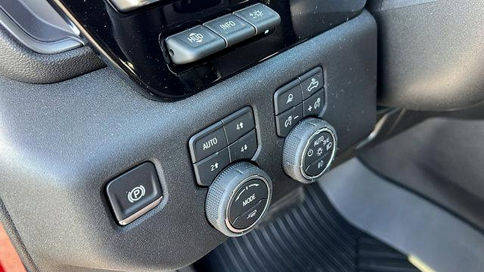 New 2026 Chevrolet Silverado 2500 LTZ w/ Trail Boss Package image 31