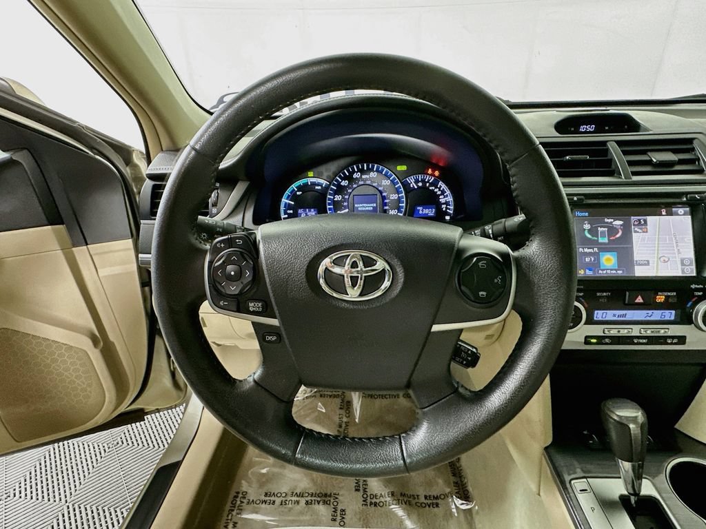 Used 2014 Toyota Camry XLE w/ Leather Package FWD image 12