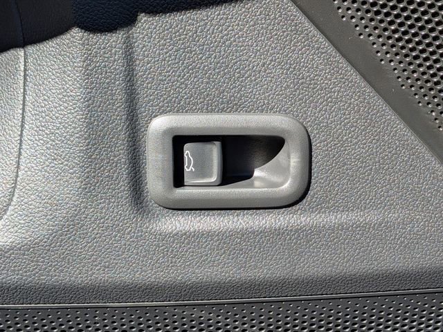 New 2026 Volkswagen Tiguan SE image 22