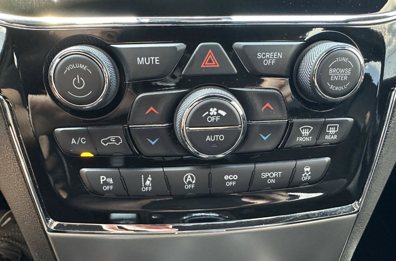 Used 2021 Jeep Grand Cherokee Laredo X AWD/4WD image 61
