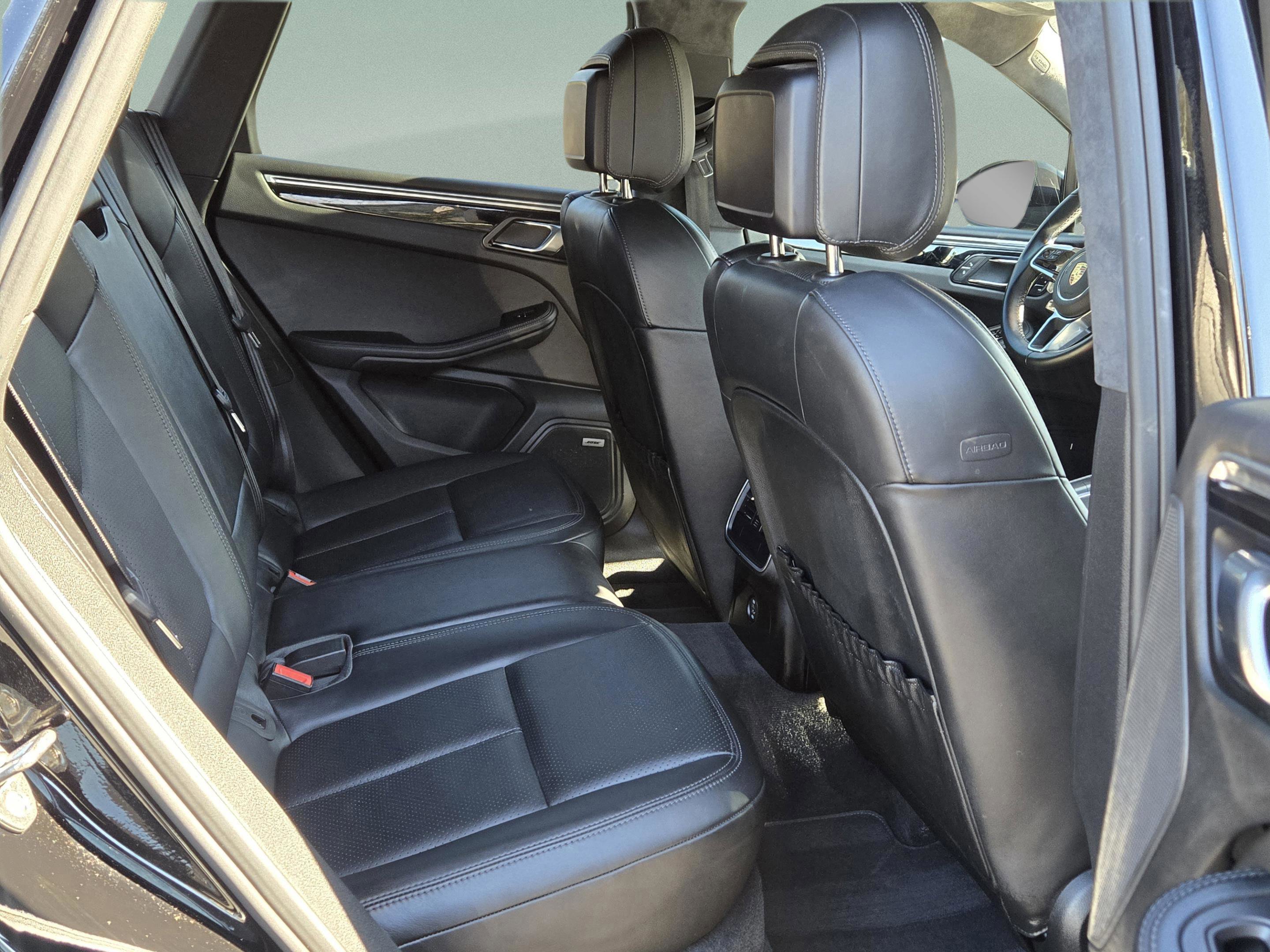 Used 2018 Porsche Macan Turbo image 33