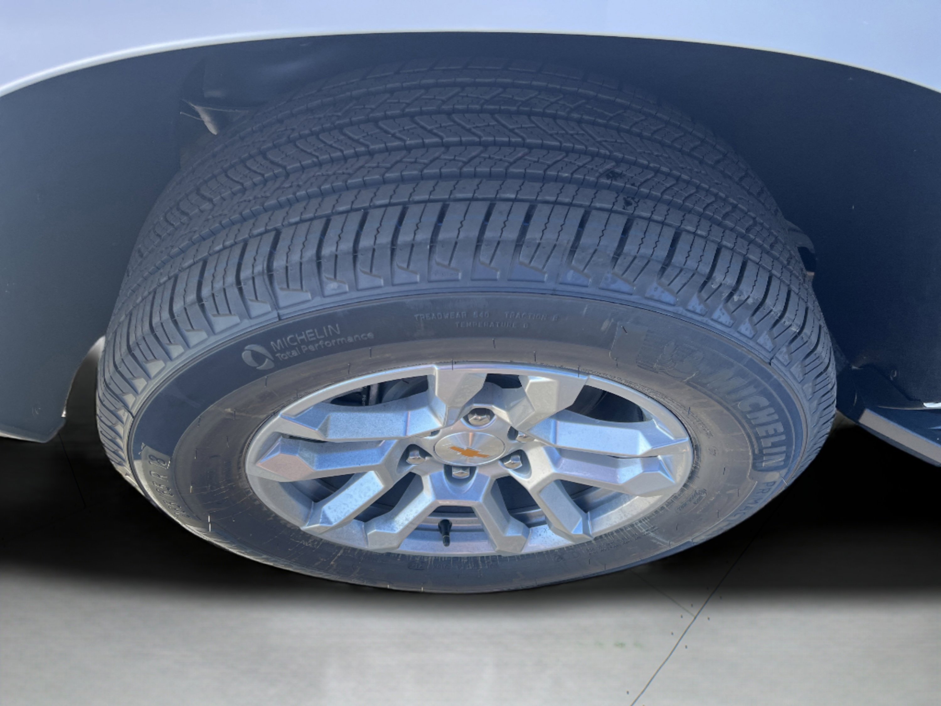 New 2026 Chevrolet Suburban LS image 9