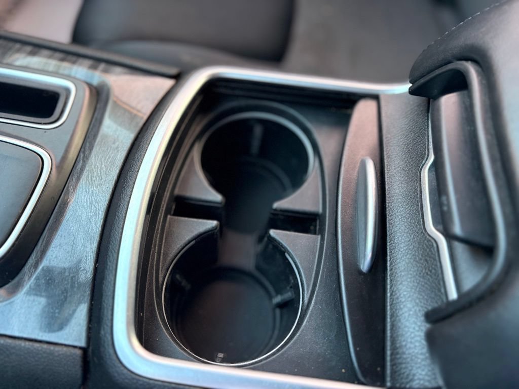 Used 2019 Chrysler 300 Touring w/ Chrome Appearance Package RWD image 12