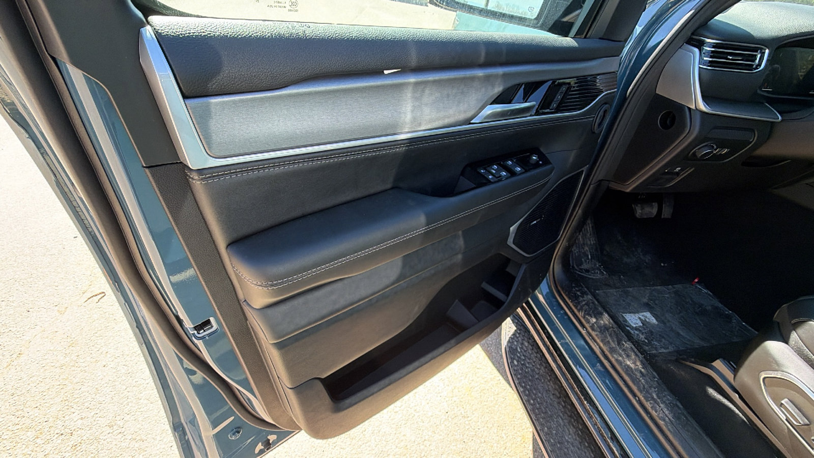 New 2026 Jeep Grand Wagoneer 4WD image 13