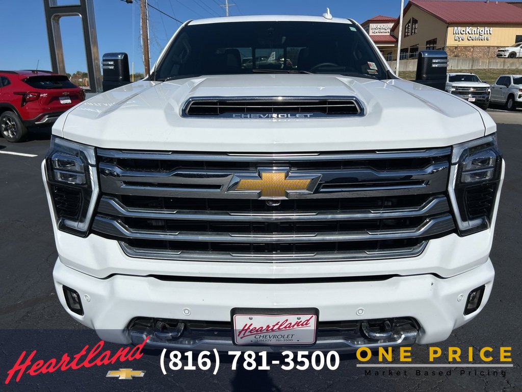 Used 2024 Chevrolet Silverado 2500 High Country w/ High Country Premium Package image 3