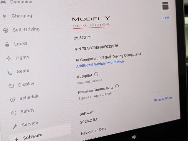 Used 2024 Tesla Model Y Performance image 25