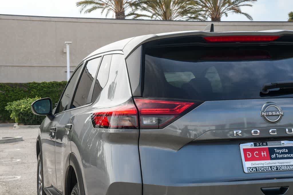 Used 2023 Nissan Rogue S FWD image 6