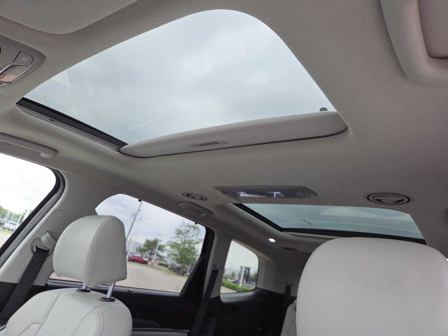 Used 2023 Kia Telluride SX FWD image 3