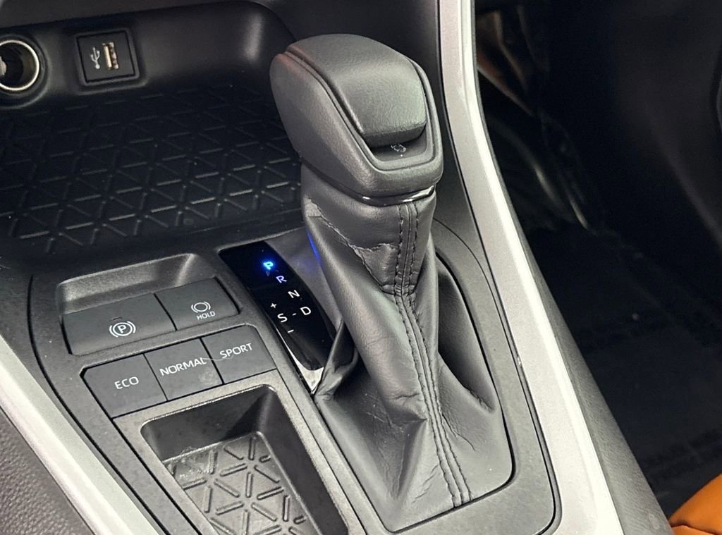 Certified 2025 Toyota RAV4 XLE w/ Convenience Package image 22