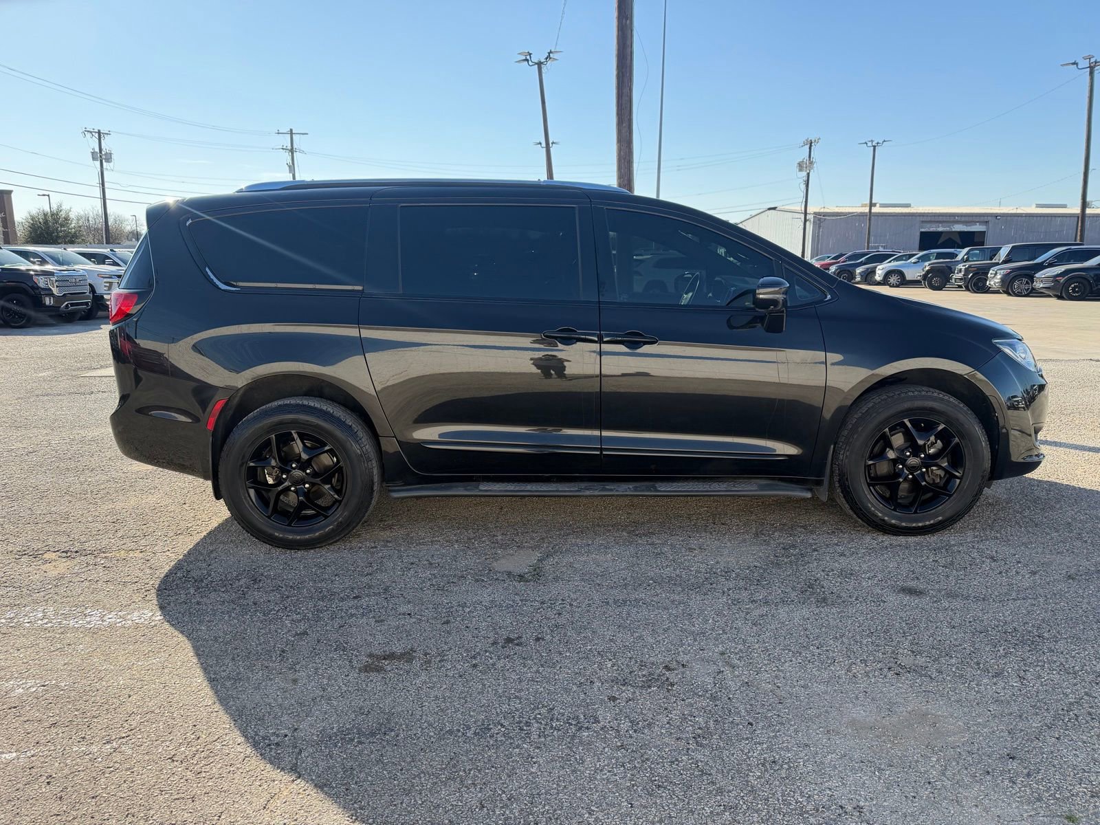 Used 2020 Chrysler Pacifica Limited w/ Advanced Safetytec Group image 8