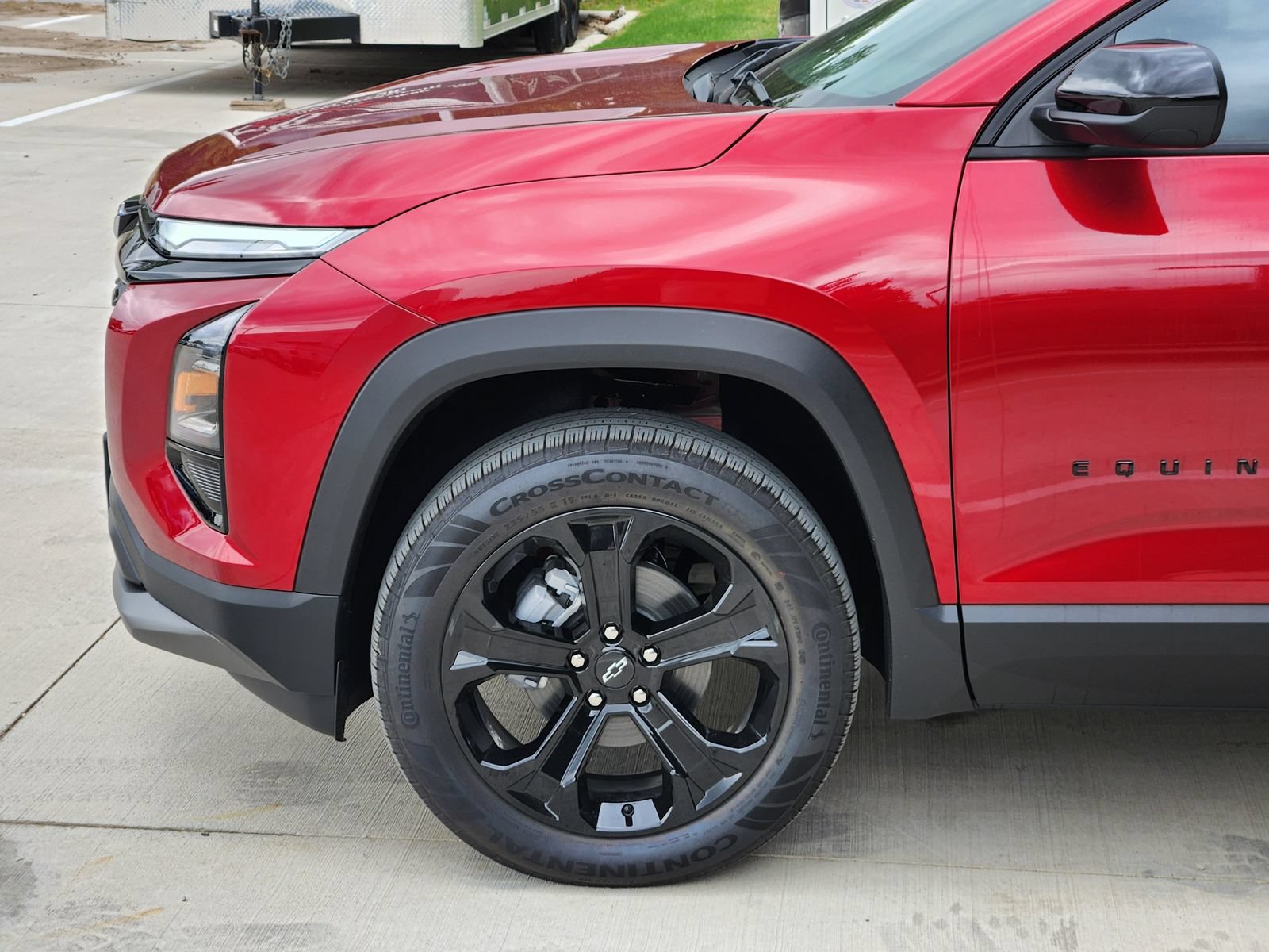 New 2027 Chevrolet Equinox LT w/ Midnight Edition FWD image 10