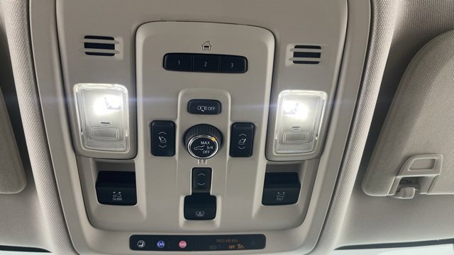 Used 2023 GMC Yukon XL Denali image 43