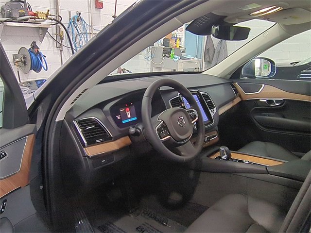 New 2025 Volvo XC90 B6 Plus w/ Protection Package Premier image 6
