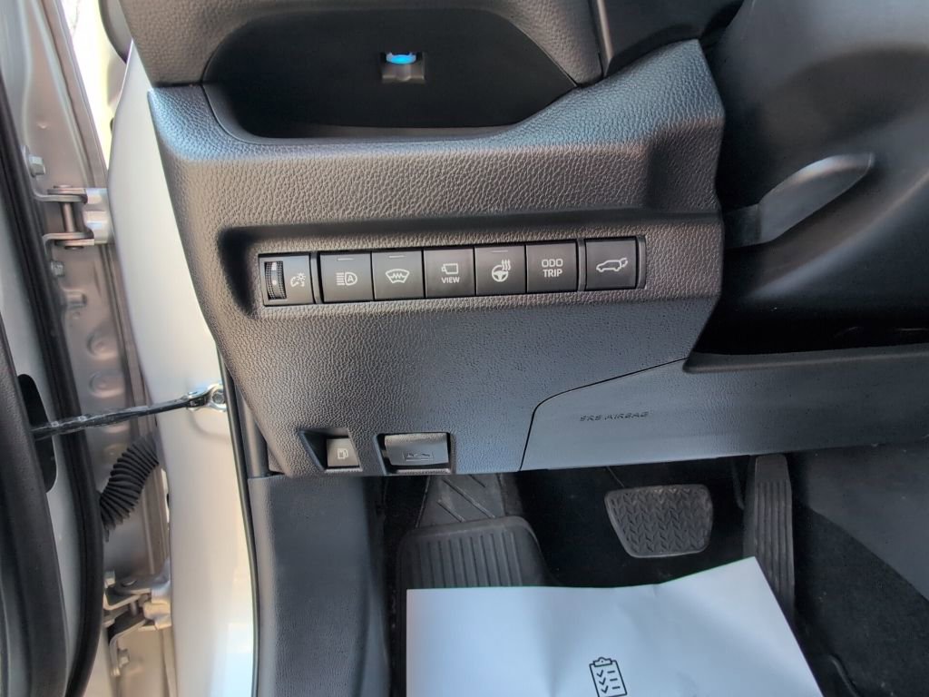 Used 2024 Toyota RAV4 XSE w/ Advanced Technology Package AWD/4WD image 19