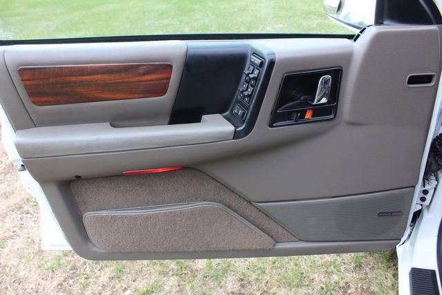 Used 1993 Jeep Grand Cherokee Limited image 31