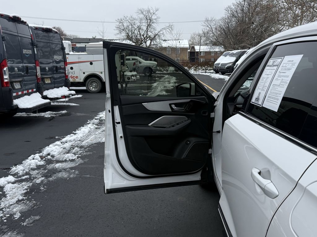 Used 2023 Acura MDX FWD w/ Technology Package image 12