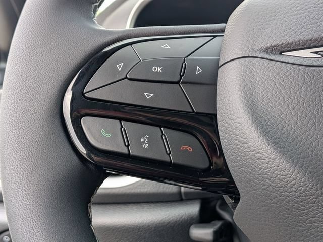 New 2027 Chrysler Pacifica Limited w/ Family Tech Group AWD/4WD image 19