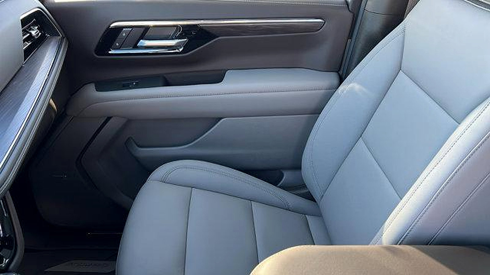 New 2026 Chevrolet Tahoe LT w/ Comfort Package image 24