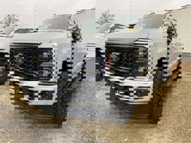 Used 2025 Ford F350 Lariat w/ Lariat Ultimate Package image 7