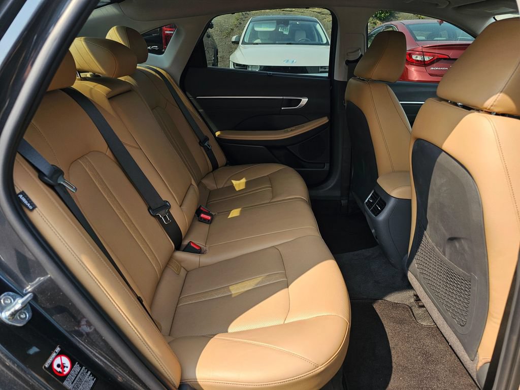 Used 2022 Hyundai Sonata Limited FWD image 12