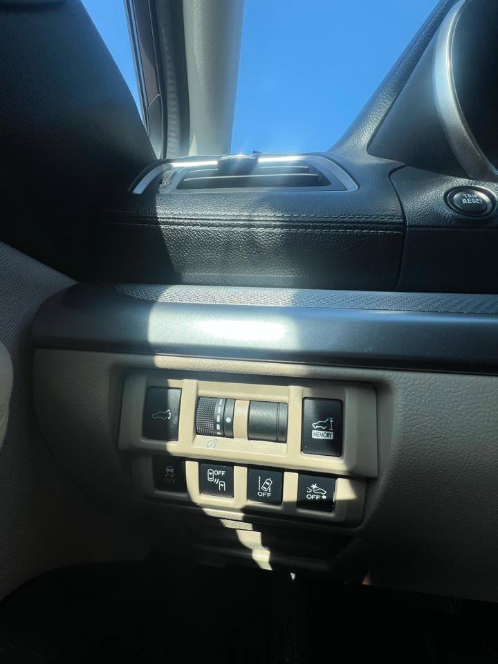 Used 2019 Subaru Outback 2.5i Premium image 11