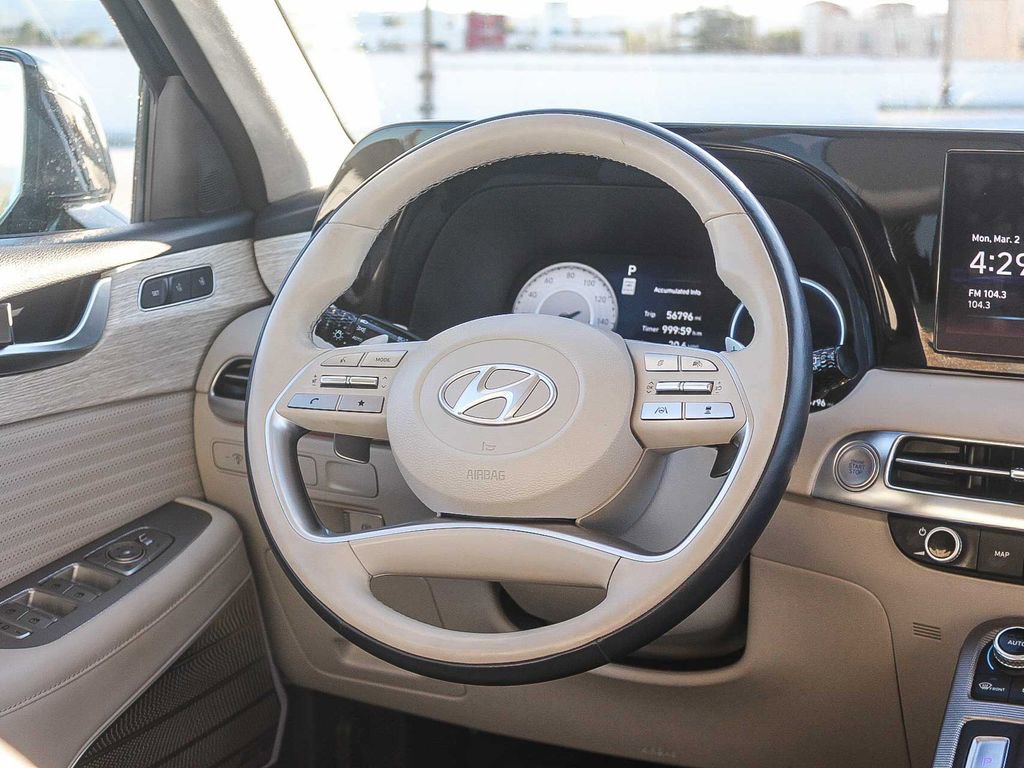 Used 2023 Hyundai Palisade Calligraphy image 16